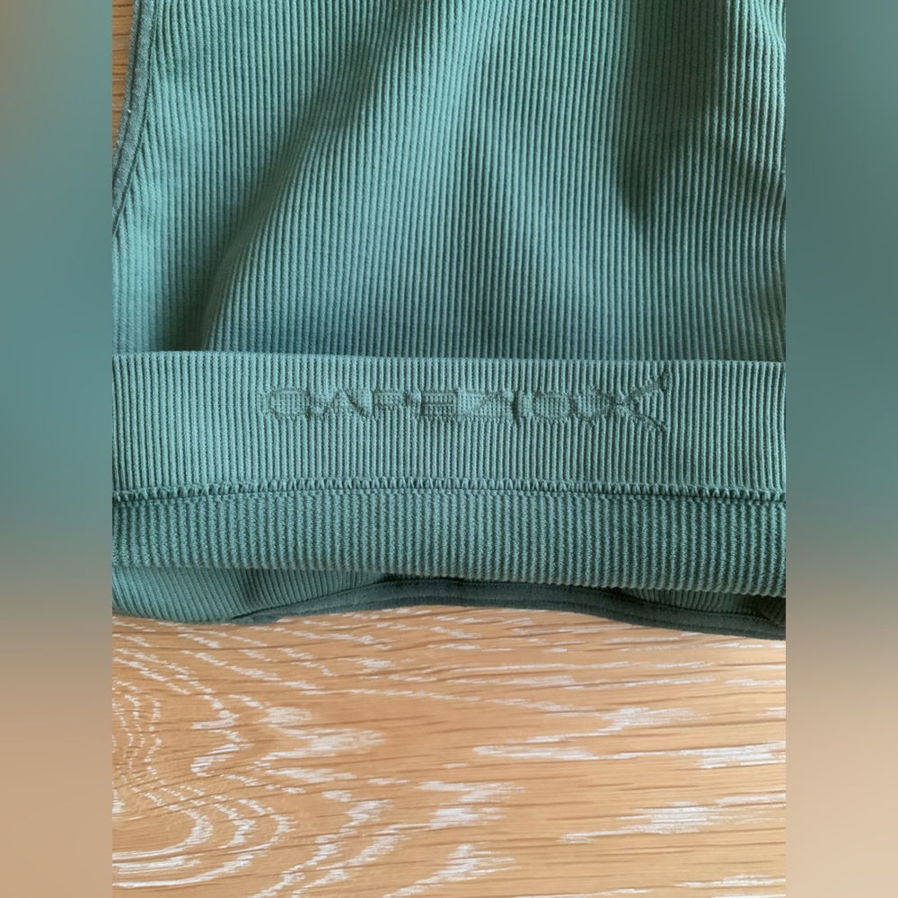 Capezio Seamless Rib Crop
TOP (11375W) • Safari Green • XS/S - Picture 10 of 15